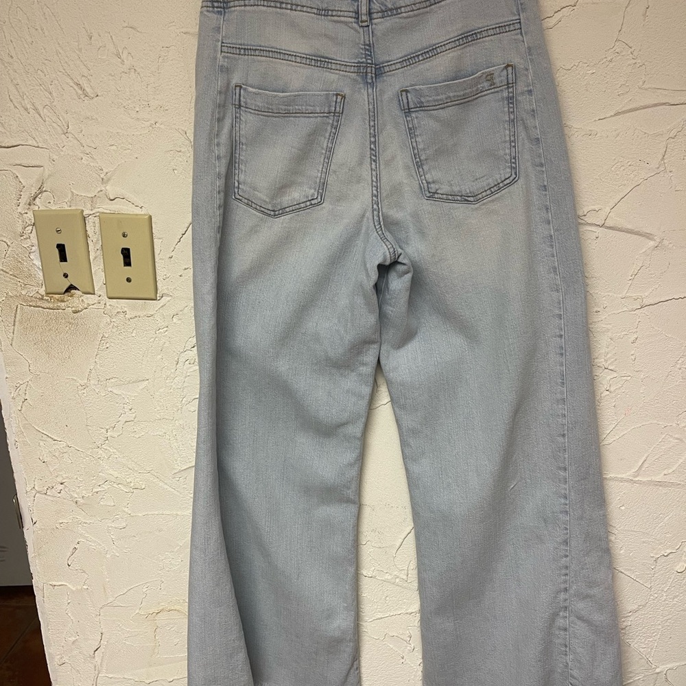 Pilcro Adi Regenerative Cotton Mid Rise Flare Jeans in Safie Wash - Picture 2 of 5